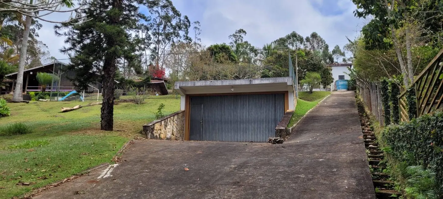 Chácara com 5 quartos à venda, 350m2 em Piracaia - SP - imagem 6 Foto 6 de Chácara com 5 quartos à venda, 350m2 em Piracaia - SP