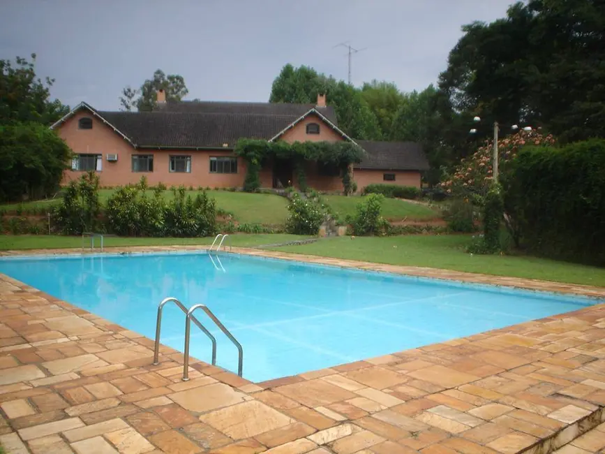 Foto 3 de Fazenda / Haras com 5 quartos à venda e para alugar, 1000m2 em Joanopolis - SP