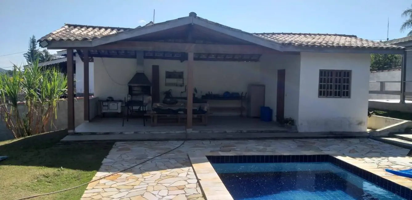 Foto 2 de Chácara com 3 quartos à venda, 300m2 em Piracaia - SP
