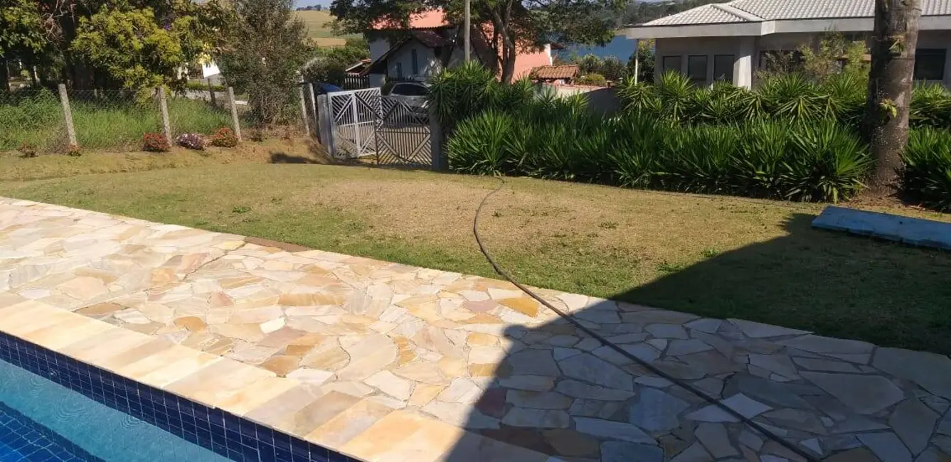 Chácara com 3 quartos à venda, 300m2 em Piracaia - SP - imagem 7 Foto 7 de Chácara com 3 quartos à venda, 300m2 em Piracaia - SP