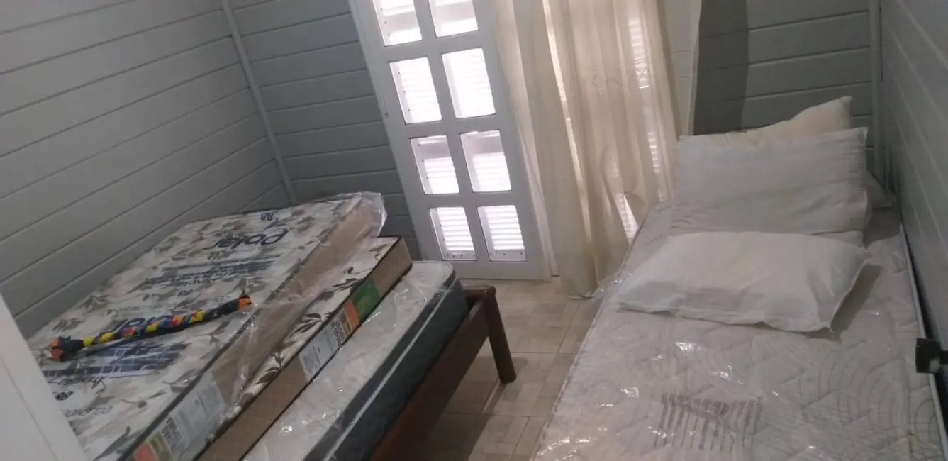 Chácara com 3 quartos à venda, 300m2 em Piracaia - SP - imagem 8 Foto 8 de Chácara com 3 quartos à venda, 300m2 em Piracaia - SP