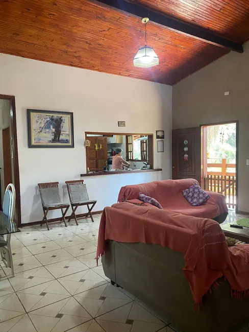 Chácara com 5 quartos à venda, 300m2 em Joanopolis - SP - imagem 8 Foto 8 de Chácara com 5 quartos à venda, 300m2 em Joanopolis - SP