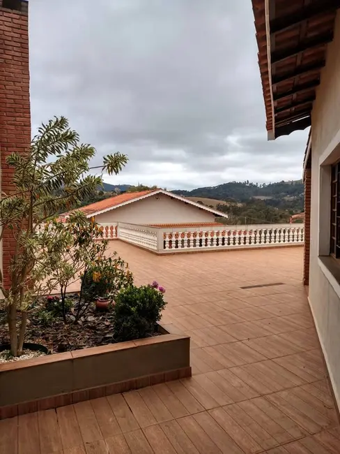 Chácara com 6 quartos à venda, 1390m2 em Piracaia - SP - imagem 7 Foto 7 de Chácara com 6 quartos à venda, 1390m2 em Piracaia - SP