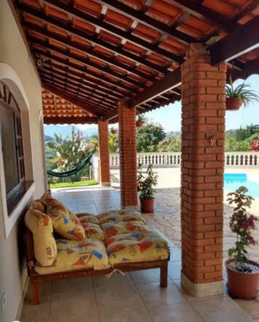 Chácara com 6 quartos à venda, 1390m2 em Piracaia - SP - imagem 4 Foto 4 de Chácara com 6 quartos à venda, 1390m2 em Piracaia - SP