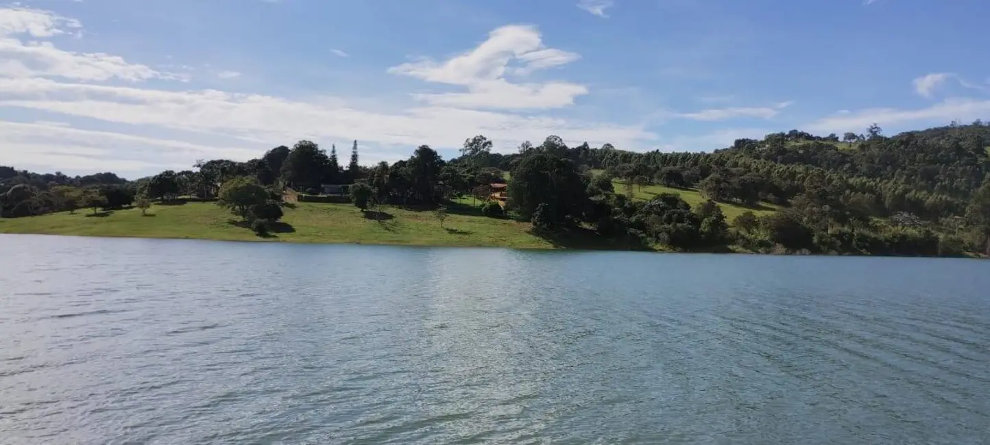 Foto 2 de Chácara com 4 quartos à venda, 580m2 em Piracaia - SP