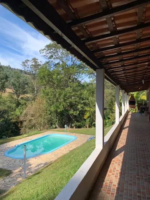 Chácara com 6 quartos à venda, 250m2 em Joanopolis - SP - imagem 2 Foto 2 de Chácara com 6 quartos à venda, 250m2 em Joanopolis - SP