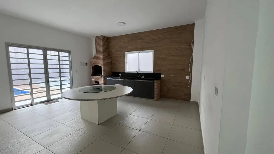 Chácara com 3 quartos para alugar, 350m2 em Mairipora - SP - imagem 8 Foto 8 de Chácara com 3 quartos para alugar, 350m2 em Mairipora - SP