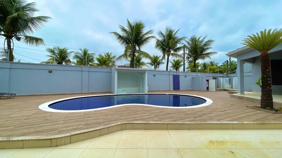 Sobrado com 4 quartos à venda, 600m2 em Jardim Virgínia, Guaruja - SP - imagem 3 Foto 3 de Sobrado com 4 quartos à venda, 600m2 em Jardim Virgínia, Guaruja - SP