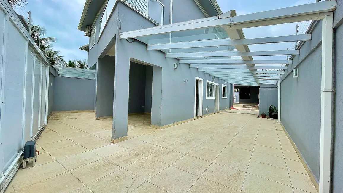 Sobrado com 4 quartos à venda, 600m2 em Jardim Virgínia, Guaruja - SP - imagem 4 Foto 4 de Sobrado com 4 quartos à venda, 600m2 em Jardim Virgínia, Guaruja - SP