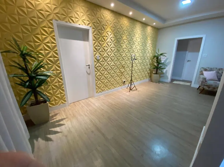 Sobrado com 4 quartos à venda, 600m2 em Jardim Virgínia, Guaruja - SP - imagem 5 Foto 5 de Sobrado com 4 quartos à venda, 600m2 em Jardim Virgínia, Guaruja - SP