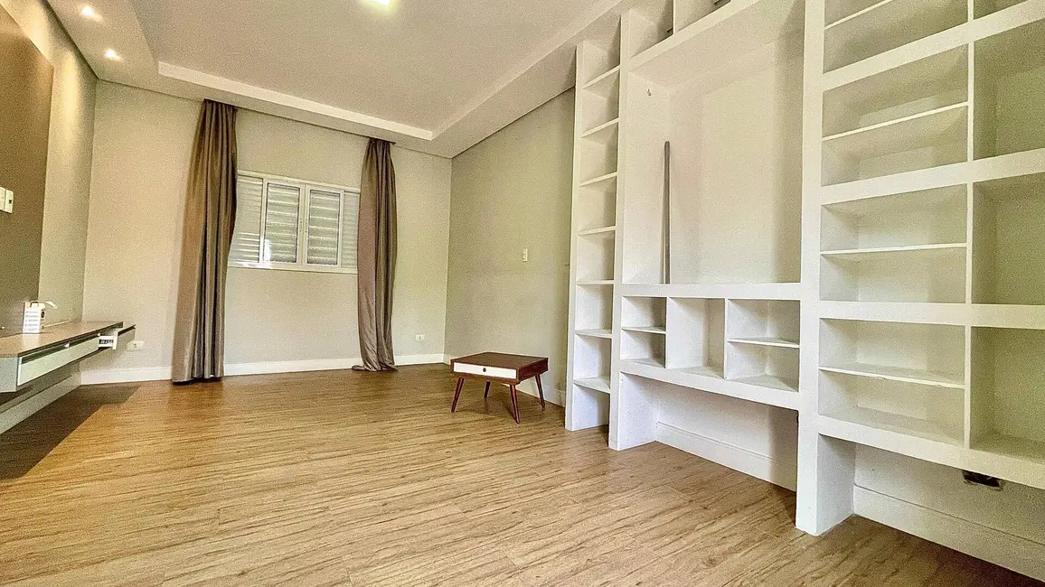 Sobrado com 4 quartos à venda, 600m2 em Jardim Virgínia, Guaruja - SP - imagem 6 Foto 6 de Sobrado com 4 quartos à venda, 600m2 em Jardim Virgínia, Guaruja - SP