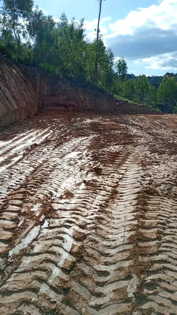 Foto 2 de Terreno / Lote à venda, 350m2 em Nazare Paulista - SP