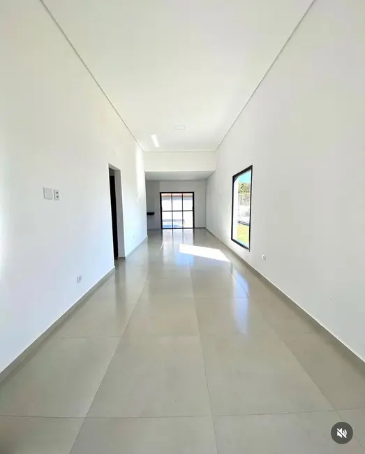 Foto 3 de Casa com 3 quartos à venda, 127m2 em Mairipora - SP