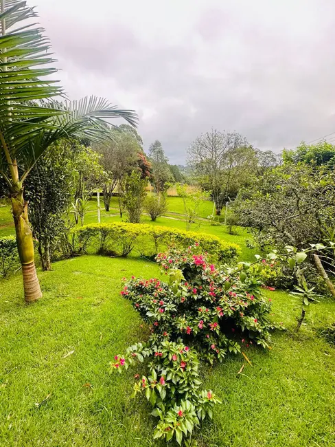 Foto 3 de Chácara com 8 quartos à venda, 300m2 em Mairipora - SP