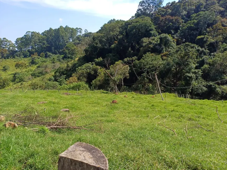 Sítio / Rancho com 2 quartos à venda, 250m2 em Pinhalzinho - SP - imagem 5 Foto 5 de Sítio / Rancho com 2 quartos à venda, 250m2 em Pinhalzinho - SP
