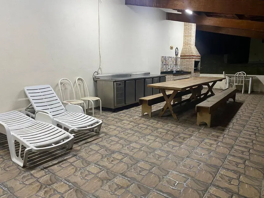 Chácara com 7 quartos à venda, 300m2 em Santa Isabel - SP - imagem 9 Foto 9 de Chácara com 7 quartos à venda, 300m2 em Santa Isabel - SP