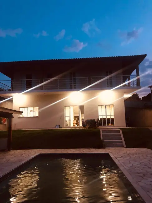 Chácara com 7 quartos à venda, 300m2 em Santa Isabel - SP - imagem 4 Foto 4 de Chácara com 7 quartos à venda, 300m2 em Santa Isabel - SP