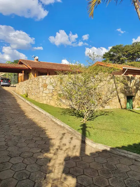 Chácara com 4 quartos à venda, 1326m2 em Vale dos Pinheiros, Atibaia - SP - imagem 6 Foto 6 de Chácara com 4 quartos à venda, 1326m2 em Vale dos Pinheiros, Atibaia - SP