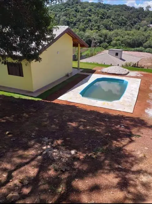 Chácara com 2 quartos à venda, 60m2 em Guaxinduva, Atibaia - SP - imagem 4 Foto 4 de Chácara com 2 quartos à venda, 60m2 em Guaxinduva, Atibaia - SP