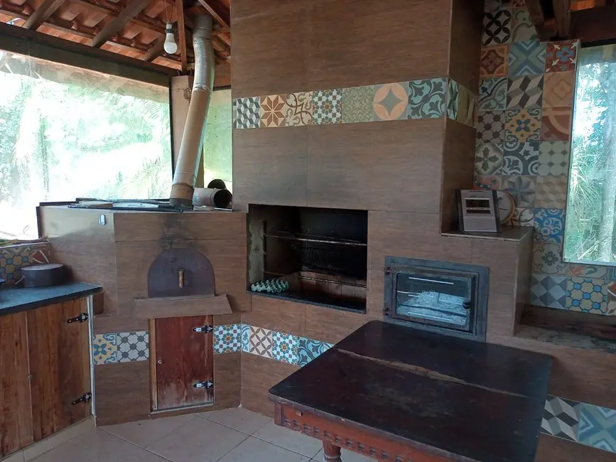 Chácara com 3 quartos à venda, 2000m2 em Vila São Benedito, Franco Da Rocha - SP - imagem 8 Foto 8 de Chácara com 3 quartos à venda, 2000m2 em Vila São Benedito, Franco Da Rocha - SP