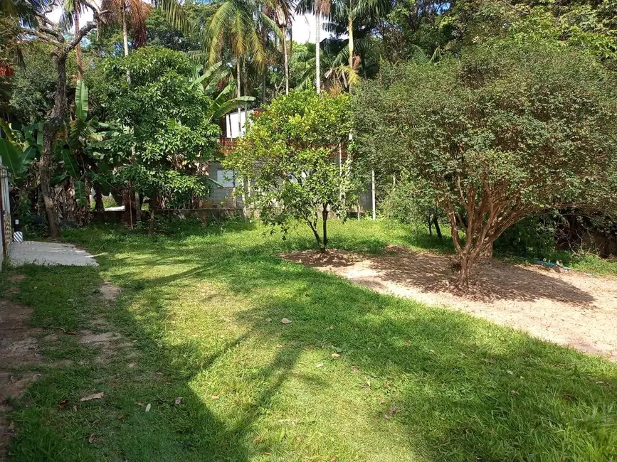 Chácara com 3 quartos à venda, 2000m2 em Vila São Benedito, Franco Da Rocha - SP - imagem 9 Foto 9 de Chácara com 3 quartos à venda, 2000m2 em Vila São Benedito, Franco Da Rocha - SP