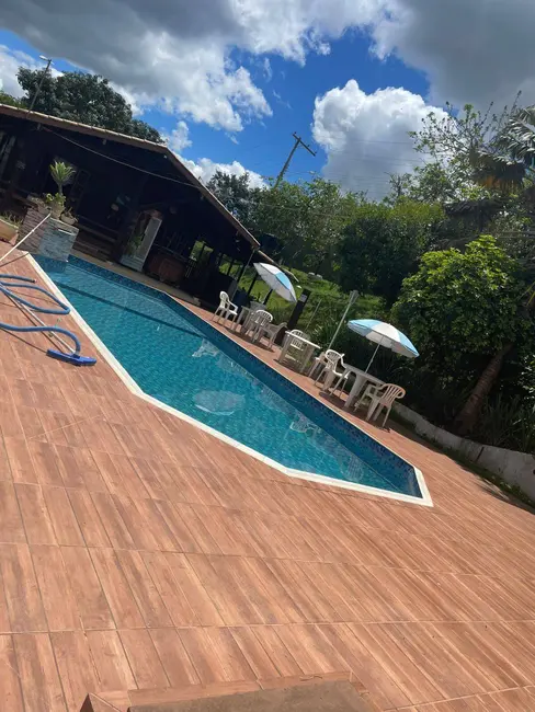 Chácara com 3 quartos à venda, 250m2 em Santa Isabel - SP - imagem 2 Foto 2 de Chácara com 3 quartos à venda, 250m2 em Santa Isabel - SP