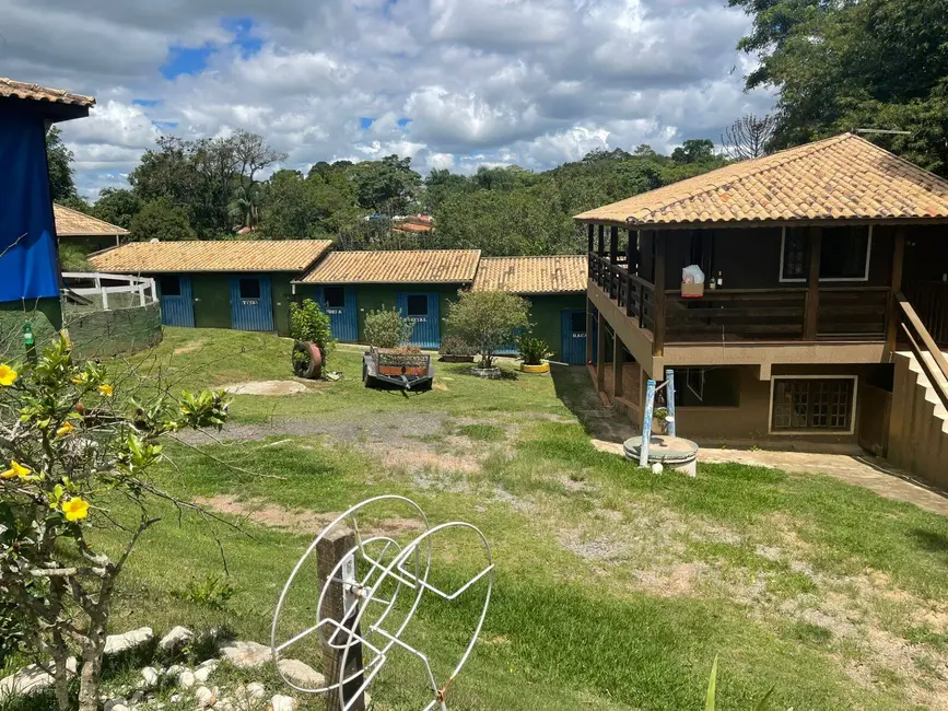 Chácara com 3 quartos à venda, 250m2 em Santa Isabel - SP - imagem 1 Foto 1 de Chácara com 3 quartos à venda, 250m2 em Santa Isabel - SP
