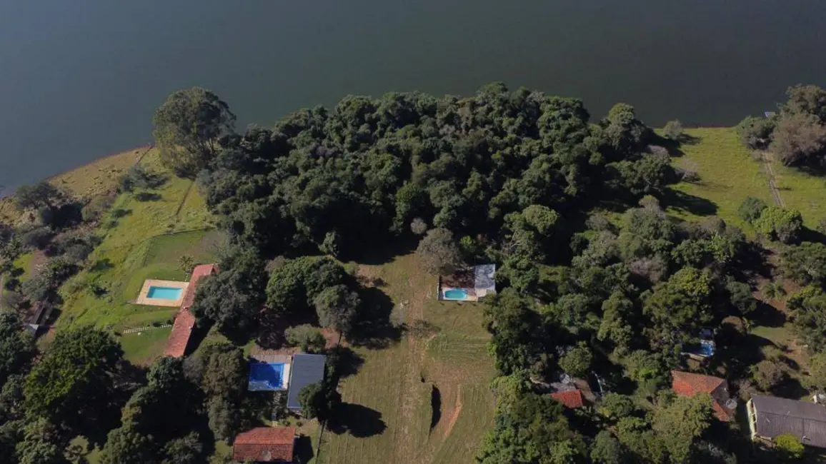 Chácara com 3 quartos à venda, 100m2 em Piracaia - SP - imagem 5 Foto 5 de Chácara com 3 quartos à venda, 100m2 em Piracaia - SP