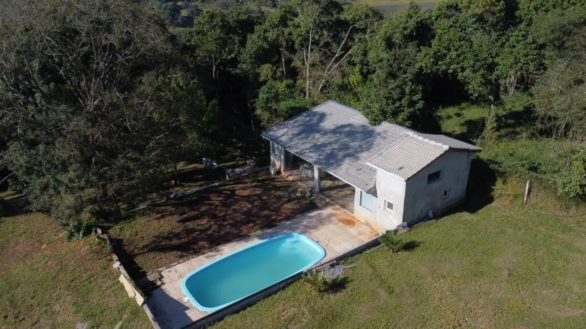 Chácara com 3 quartos à venda, 100m2 em Piracaia - SP - imagem 7 Foto 7 de Chácara com 3 quartos à venda, 100m2 em Piracaia - SP