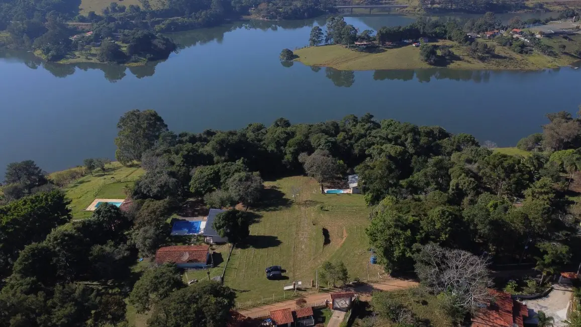 Chácara com 3 quartos à venda, 100m2 em Piracaia - SP - imagem 6 Foto 6 de Chácara com 3 quartos à venda, 100m2 em Piracaia - SP