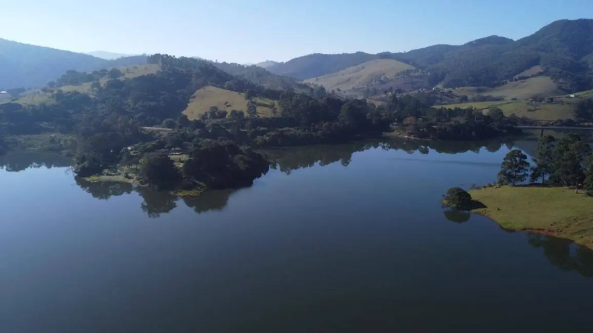 Chácara com 3 quartos à venda, 100m2 em Piracaia - SP - imagem 4 Foto 4 de Chácara com 3 quartos à venda, 100m2 em Piracaia - SP