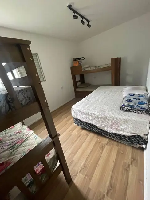 Foto 6 de Chácara com 2 quartos à venda, 200m2 em Granjas Urupes, Aruja - SP