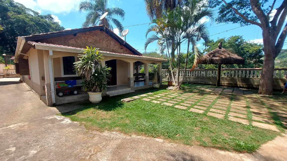 Foto 1 de Chácara com 3 quartos à venda, 200m2 em Pedra Bela - SP