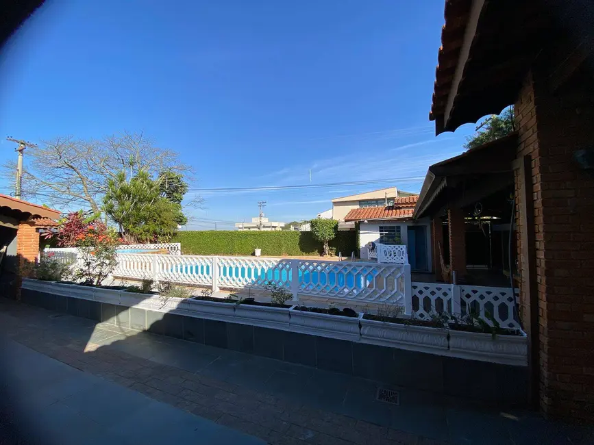 Foto 3 de Casa com 3 quartos para alugar, 307m2 em Jardim Alvinópolis, Atibaia - SP