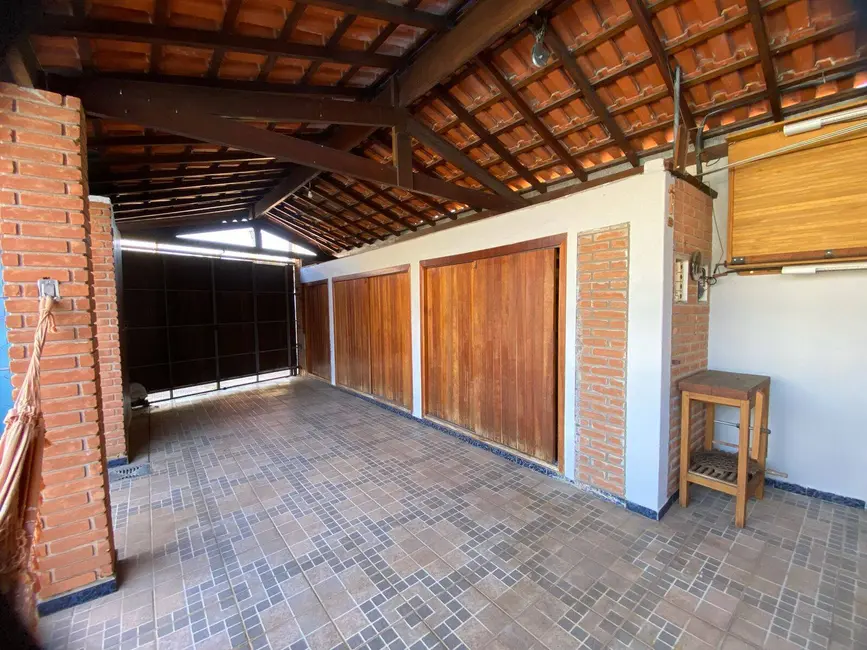 Foto 9 de Casa com 3 quartos para alugar, 307m2 em Jardim Alvinópolis, Atibaia - SP