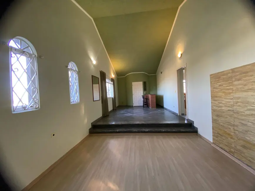 Foto 2 de Casa com 3 quartos para alugar, 307m2 em Jardim Alvinópolis, Atibaia - SP