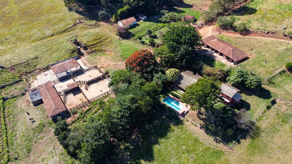 Chácara com 5 quartos à venda, 266200m2 em Piracaia - SP - imagem 3 Foto 3 de Chácara com 5 quartos à venda, 266200m2 em Piracaia - SP