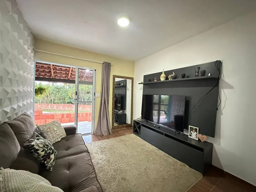 Chácara com 4 quartos à venda, 300m2 em Jarinu - SP - imagem 8 Foto 8 de Chácara com 4 quartos à venda, 300m2 em Jarinu - SP