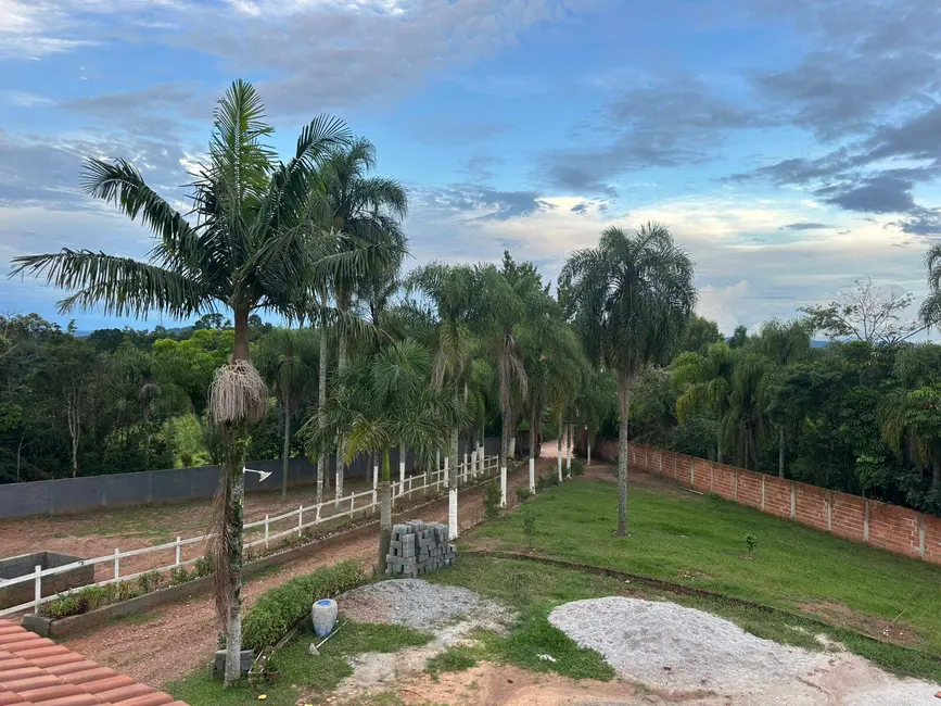Foto 2 de Chácara com 4 quartos à venda, 300m2 em Jarinu - SP
