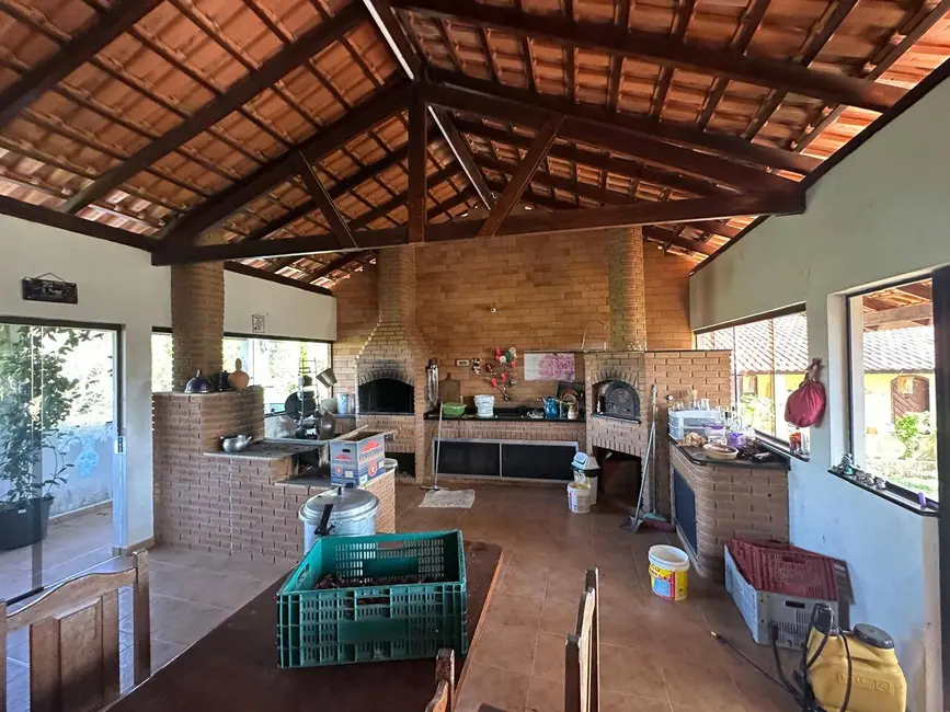 Foto 1 de Chácara com 4 quartos à venda, 250m2 em Santa Isabel - SP