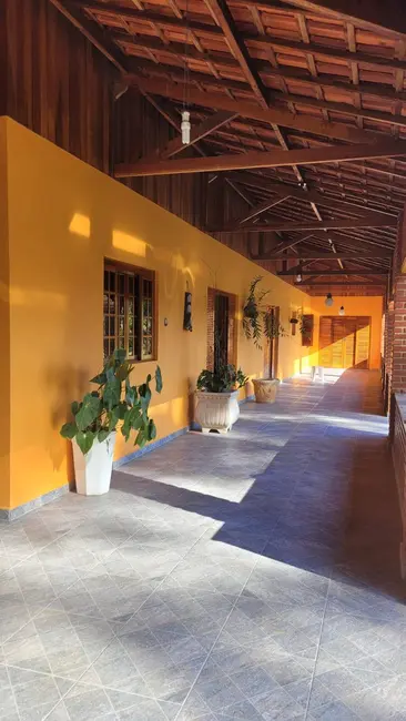 Sítio / Rancho com 4 quartos à venda, 600m2 em Nazare Paulista - SP - imagem 3 Foto 3 de Sítio / Rancho com 4 quartos à venda, 600m2 em Nazare Paulista - SP