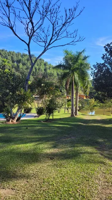 Sítio / Rancho com 4 quartos à venda, 600m2 em Nazare Paulista - SP - imagem 2 Foto 2 de Sítio / Rancho com 4 quartos à venda, 600m2 em Nazare Paulista - SP