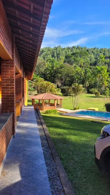 Sítio / Rancho com 4 quartos à venda, 600m2 em Nazare Paulista - SP - imagem 1 Foto 1 de Sítio / Rancho com 4 quartos à venda, 600m2 em Nazare Paulista - SP