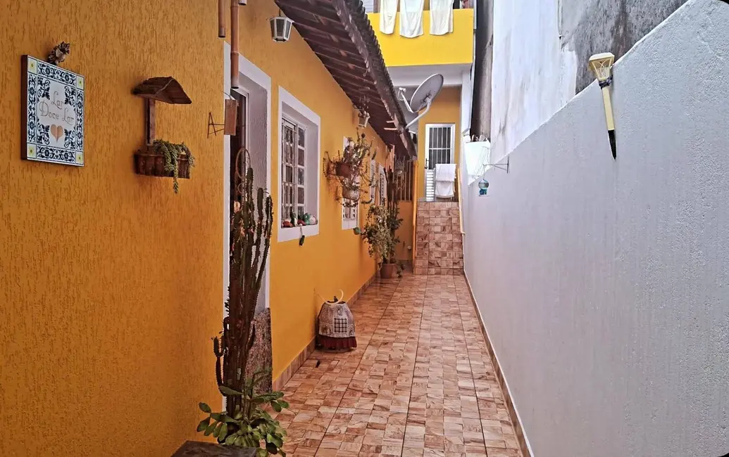 Casa com 3 quartos à venda, 170m2 em Mairipora - SP - imagem 1 Foto 1 de Casa com 3 quartos à venda, 170m2 em Mairipora - SP