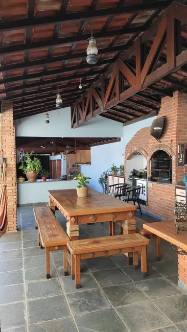 Foto 4 de Casa com 3 quartos para alugar, 307m2 em Jardim Alvinópolis, Atibaia - SP