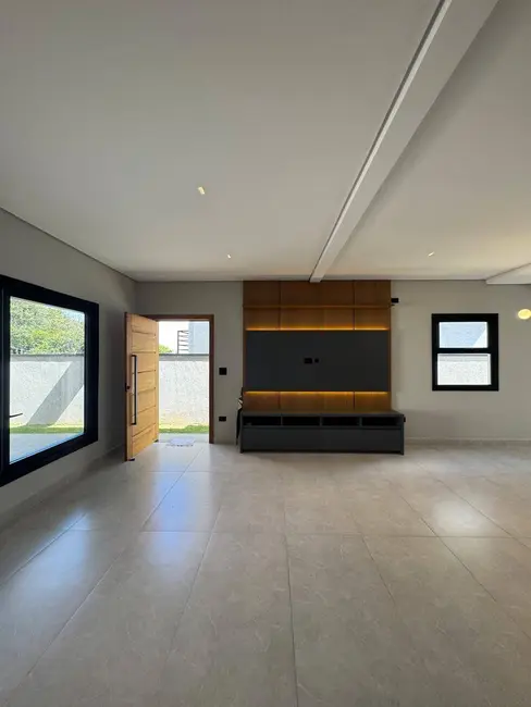 Casa de Condomínio com 3 quartos para alugar, 114m2 em Jardim Paulista, Atibaia - SP - imagem 3 Foto 3 de Casa de Condomínio com 3 quartos para alugar, 114m2 em Jardim Paulista, Atibaia - SP