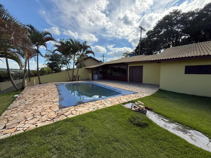 Foto 2 de Chácara com 2 quartos à venda, 120m2 em Maracanã, Atibaia - SP