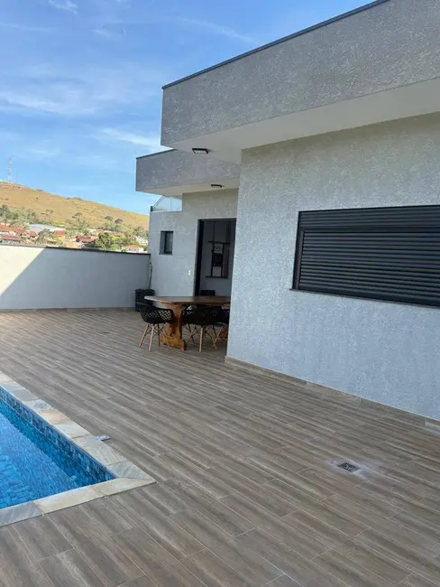 Foto 4 de Chácara com 4 quartos à venda, 150m2 em Centro, Piracaia - SP