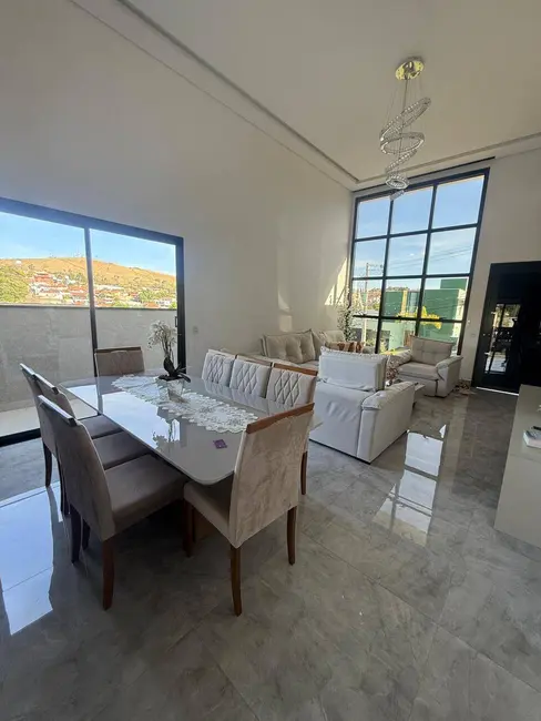 Foto 2 de Chácara com 4 quartos à venda, 150m2 em Centro, Piracaia - SP