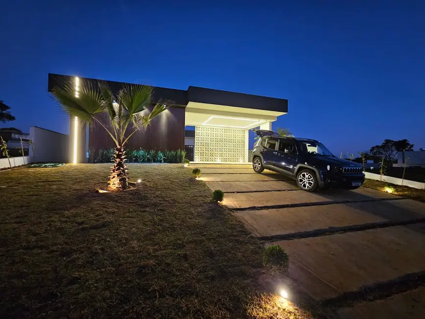 Foto 2 de Casa de Condomínio com 4 quartos à venda, 250m2 em Paranapanema - SP